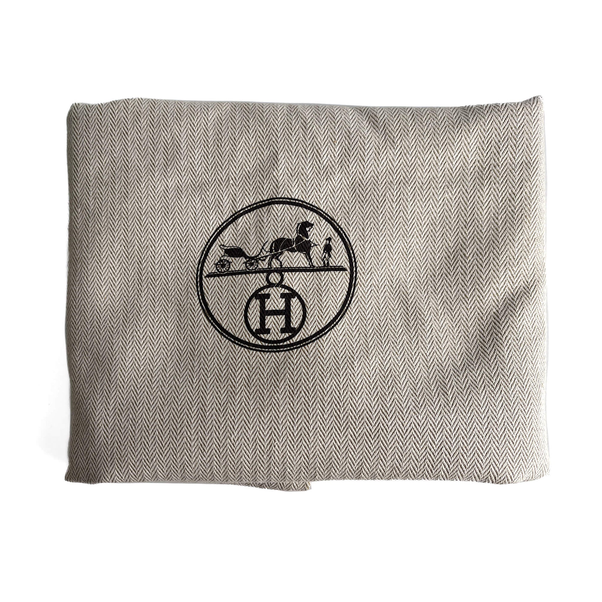 Second hand Hermes Kelly 28 Epsom Leather Sellier Top - Handle Handbag Vert Criquet - Tabita Bags