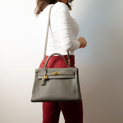 Second hand Hermes Kelly 32 Taurillon Clemence Leather Retourne Top - handle Handbag Etain - Tabita Bags
