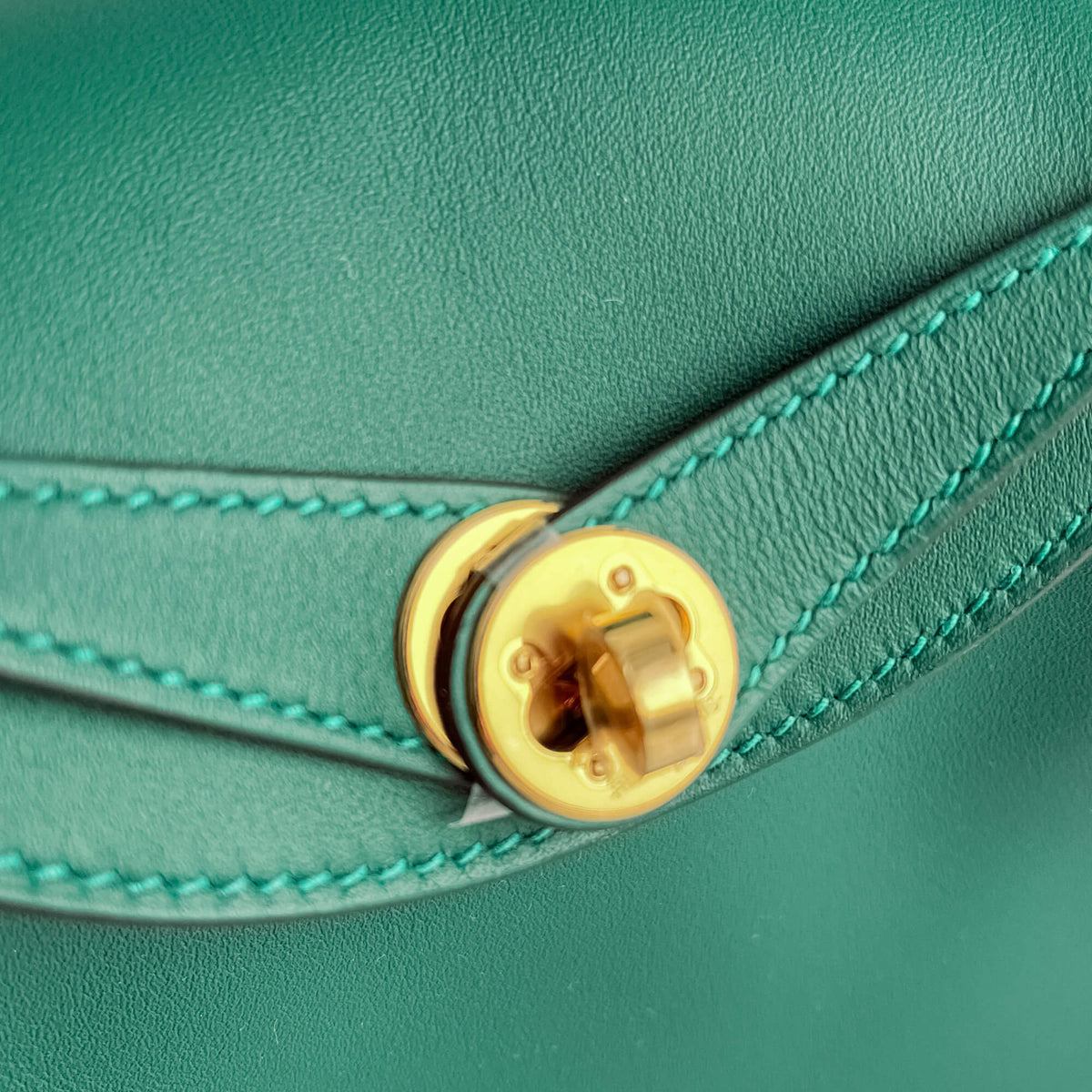 Second hand Hermes Lindy Mini Swift Leather Crossbody Green - Tabita Bags