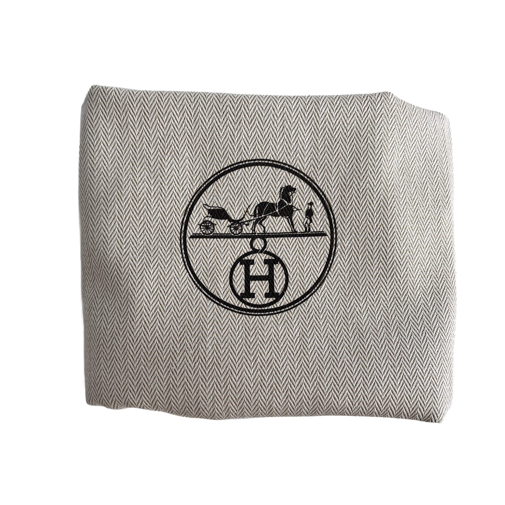 Second hand Hermes Picotin 18 Canvas Lock Couverture Carrè Bucket Handbag Caramel - Tabita Bags