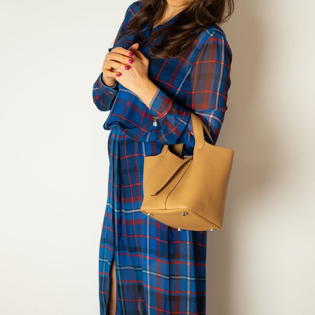 Second hand Hermes Picotin 18 Taurillon Clemence Leather Lock Bucket Handbag Biscuit - Tabita Bags