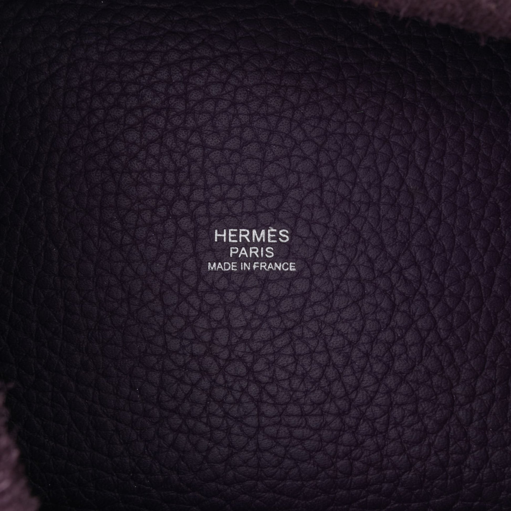 Second hand Hermes Picotin 18 Taurillon Clemence Leather Lock Bucket Handbag Cassis - Tabita Bags