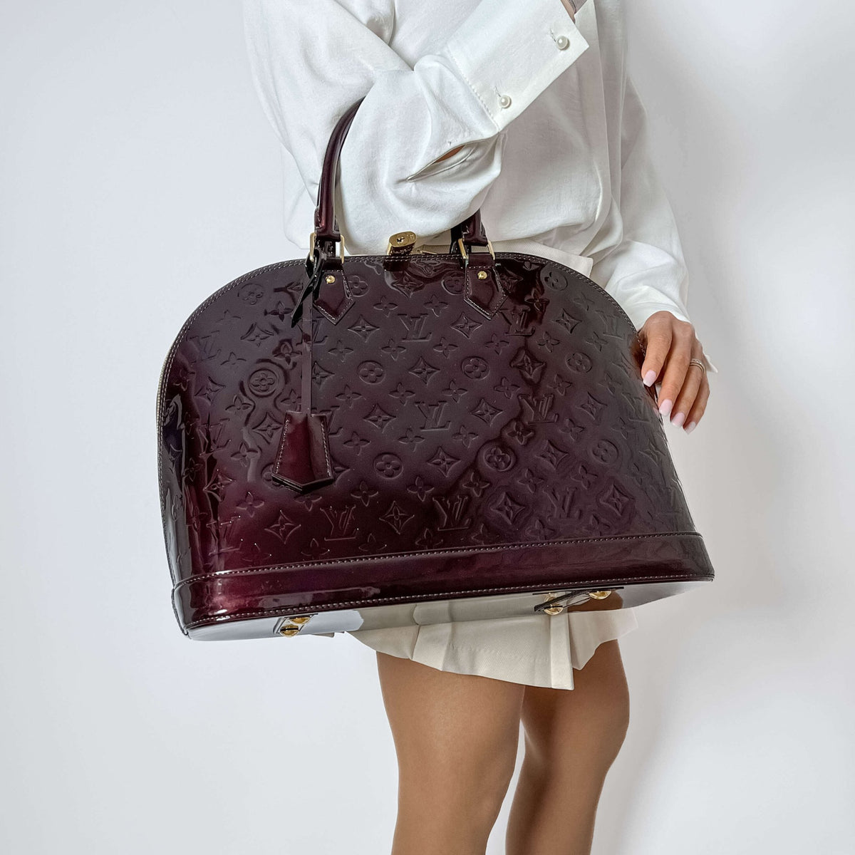 Second hand Louis Vuitton Alma GM Patent Leather Top - handle Handbag Burgundy - Tabita Bags