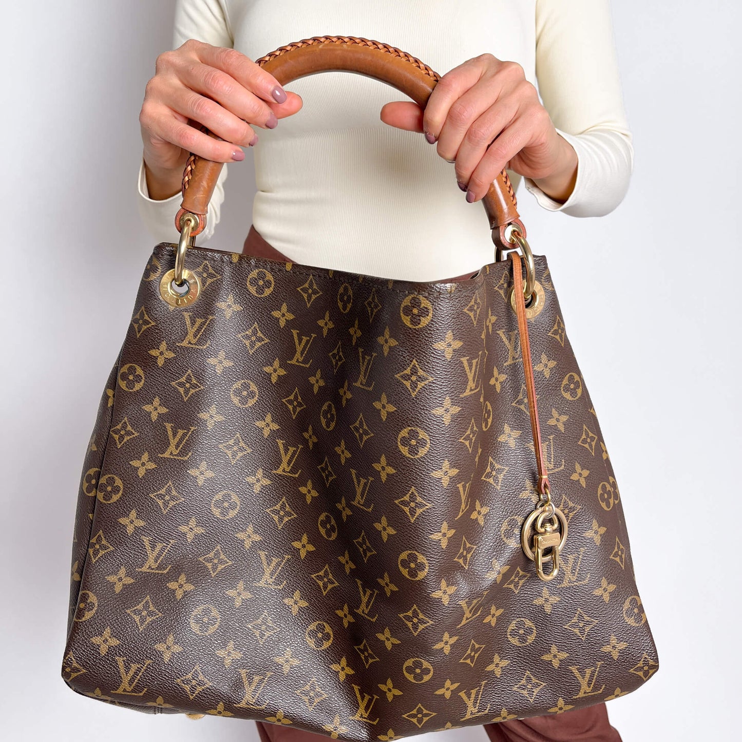 Second hand Louis Vuitton Artsy Canvas Hobo Bag Monogram - Tabita Bags