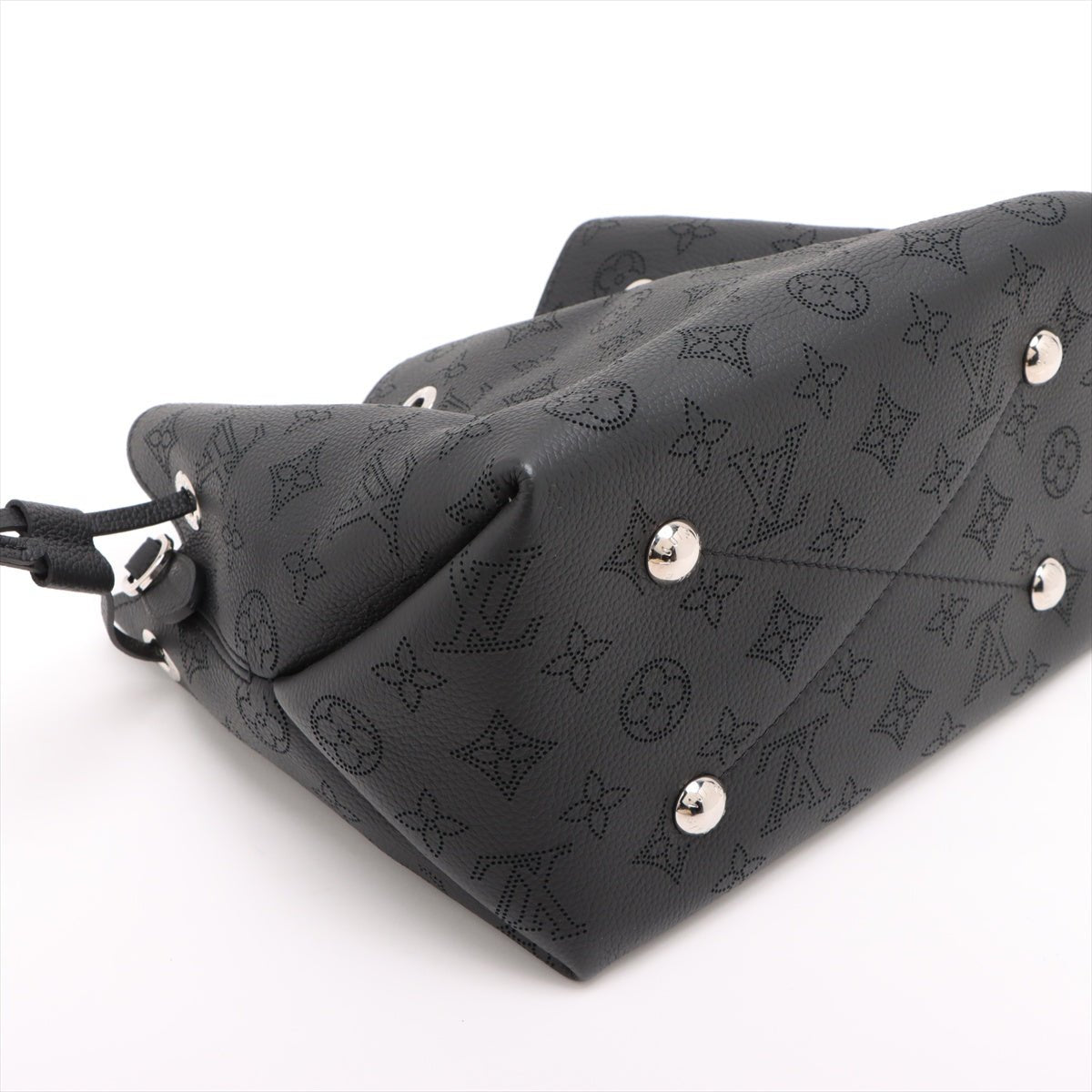 Second hand Louis Vuitton Bella Mahina Leather Pouch Bucket Shoulder Bag Black - Tabita Bags