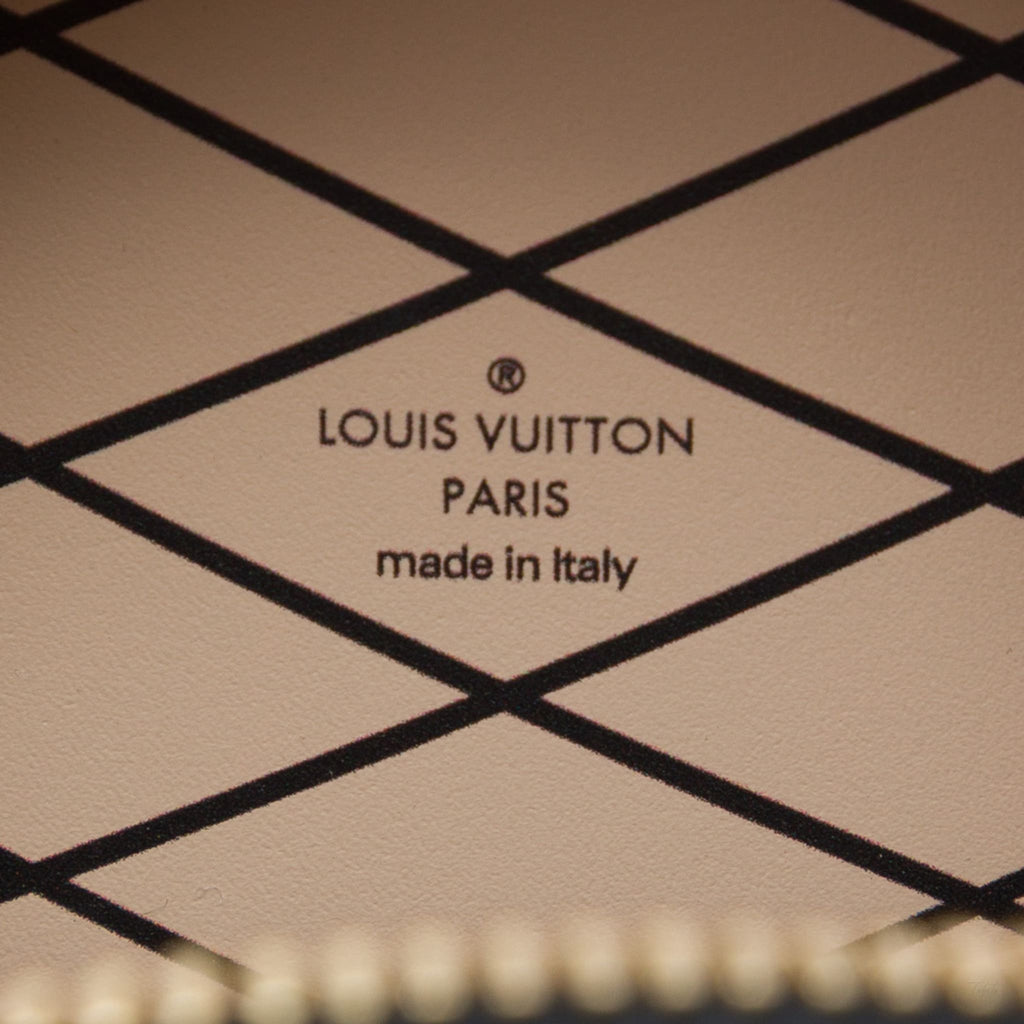 Second hand Louis Vuitton Boite Chapeau Mini Canvas Crossbody Monogram Reverse - Tabita Bags