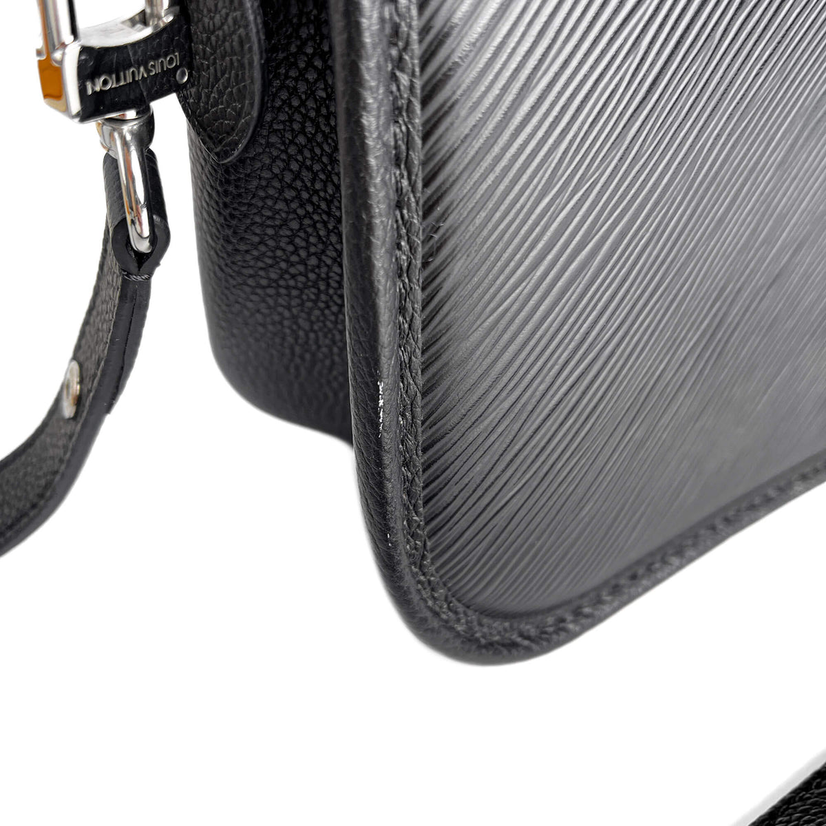 Second hand Louis Vuitton Buci Epi Leather Flap Crossbody Black - Tabita Bags