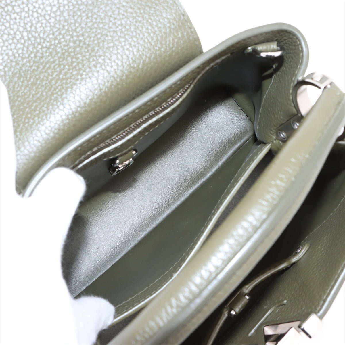 Second hand Louis Vuitton Capucines BB Taurillon Leather Handbag Green - Tabita Bags
