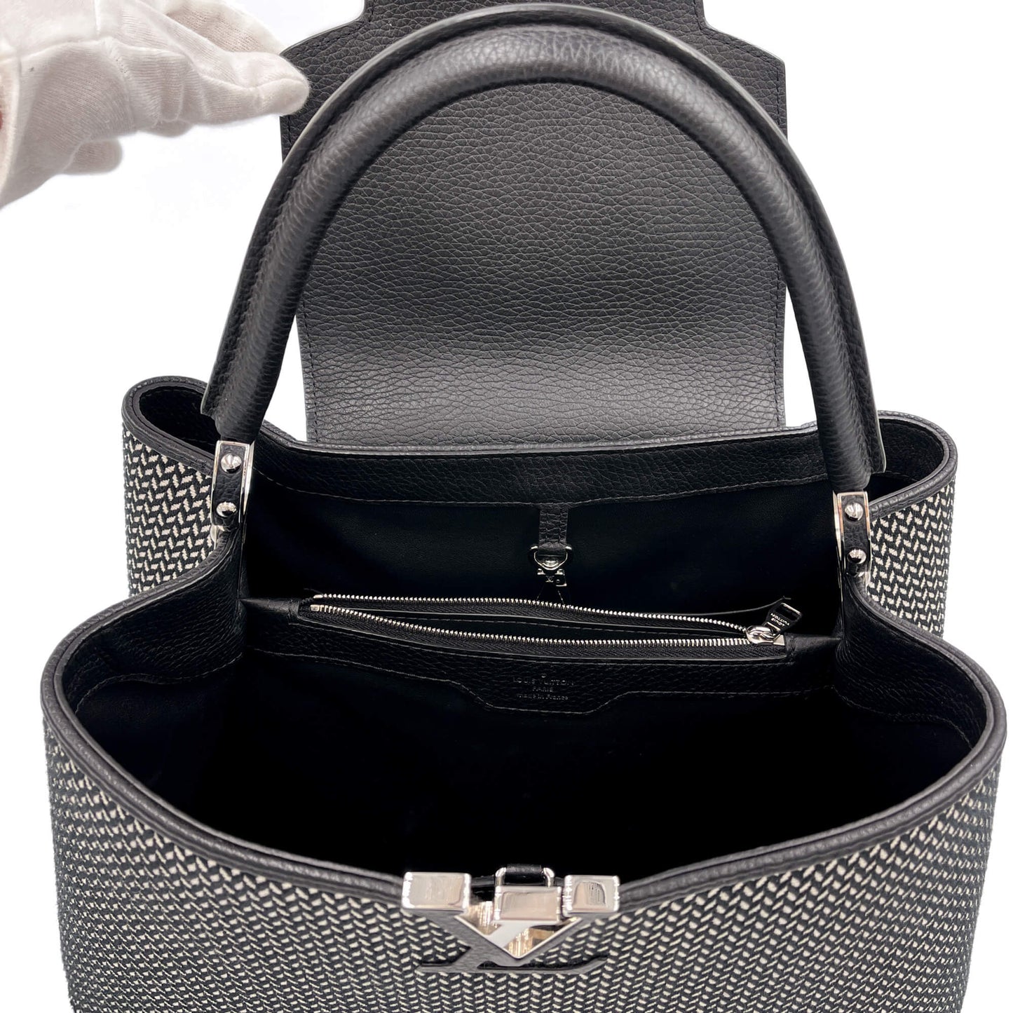 Second hand Louis Vuitton Capucines GM Woven Raffia and Leather Handbag Black & White - Tabita Bags