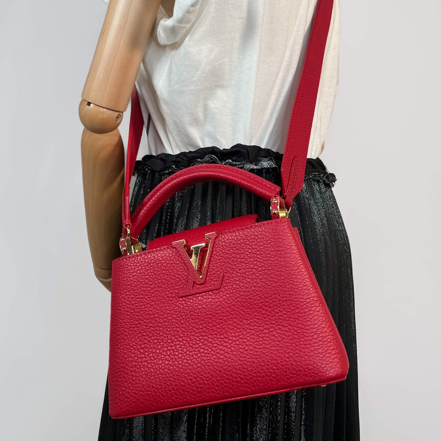 Second hand Louis Vuitton Capucines Mini Taurillon Leather 2 - Ways Handbag Red - Tabita Bags