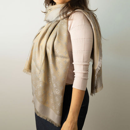 Second hand Louis Vuitton Classic Wool Viscose Silk Foulard Gold - Tabita Bags