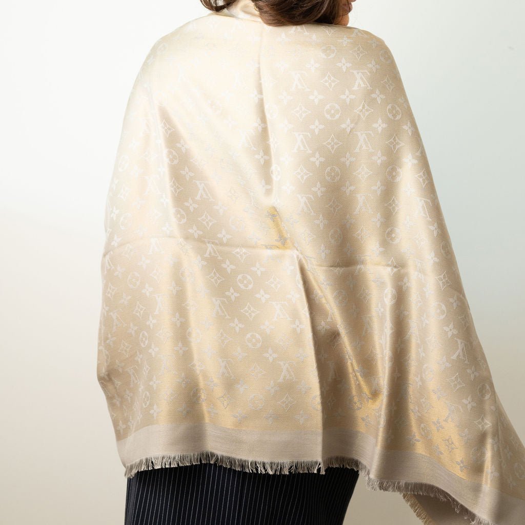 Second hand Louis Vuitton Classic Wool Viscose Silk Foulard Gold - Tabita Bags