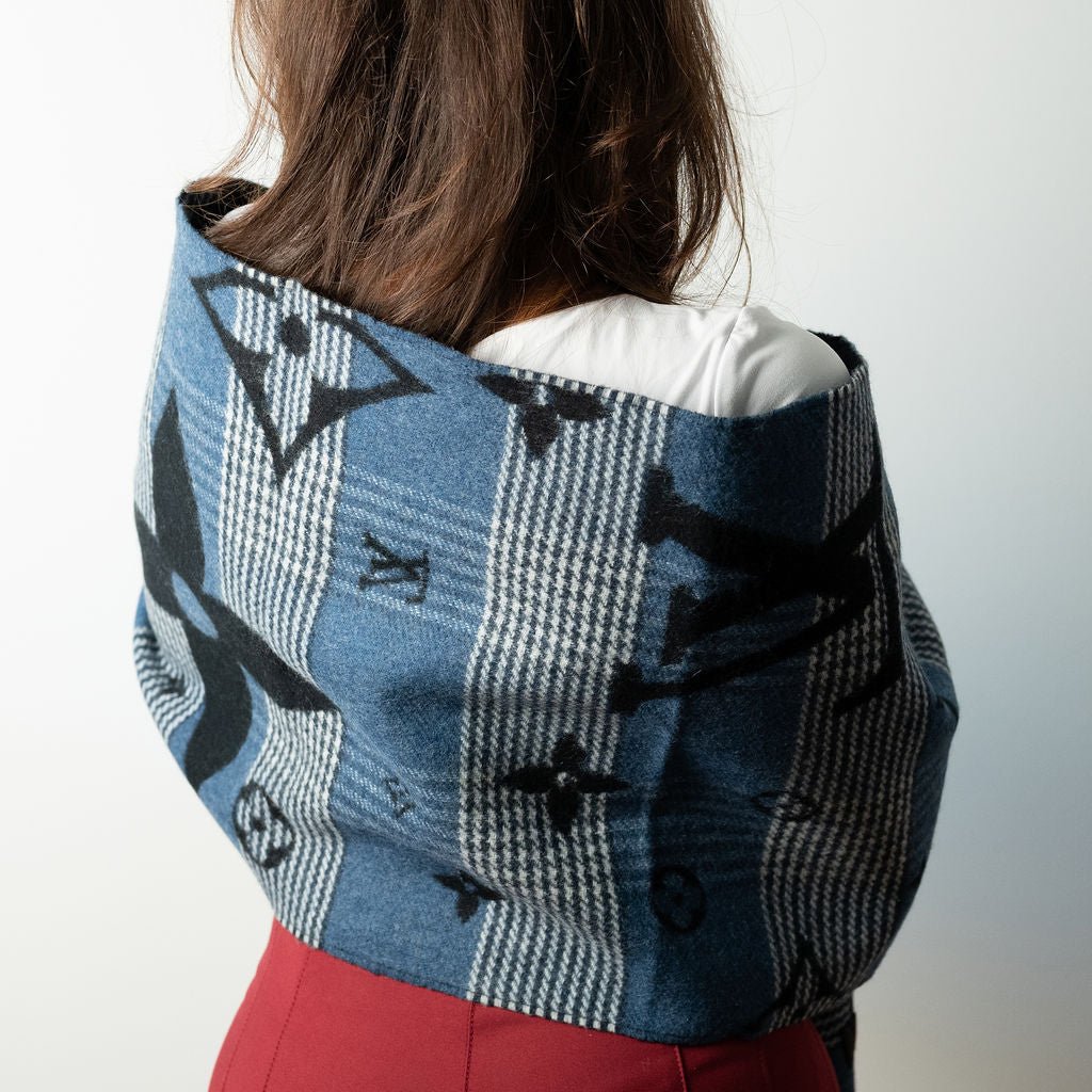 Second hand Louis Vuitton Galaxy Woll & Cashmere Reversible Scarve Monogram - Tabita Bags