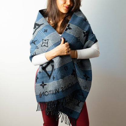 Second hand Louis Vuitton Galaxy Woll & Cashmere Reversible Scarve Monogram - Tabita Bags