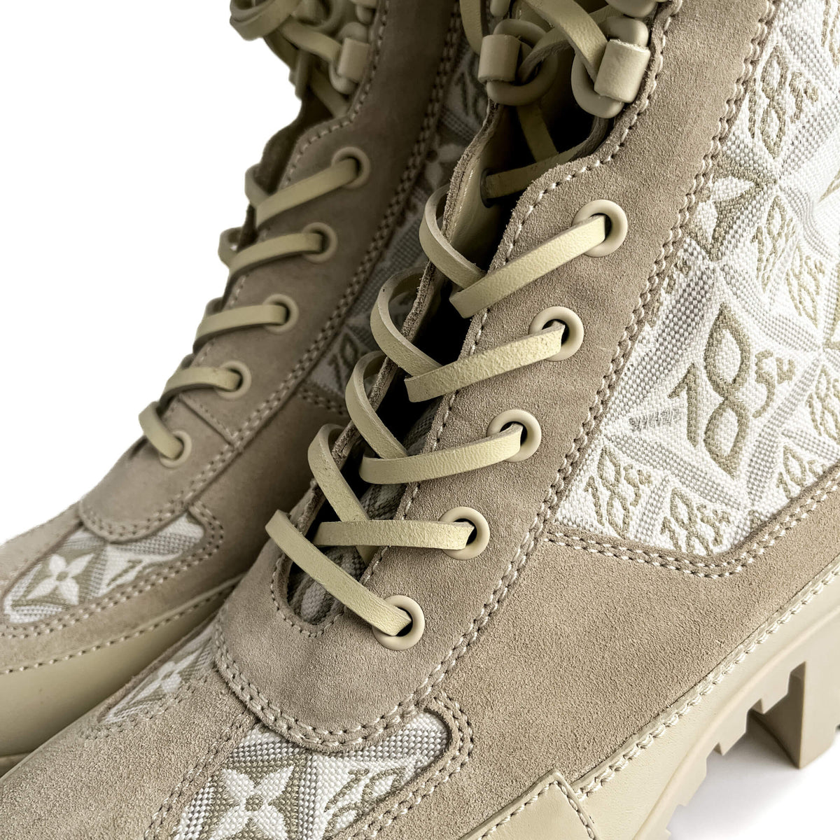 Second hand Louis Vuitton Laureate Suede & Jacquard Platform Boots 39 Beige - Tabita Bags