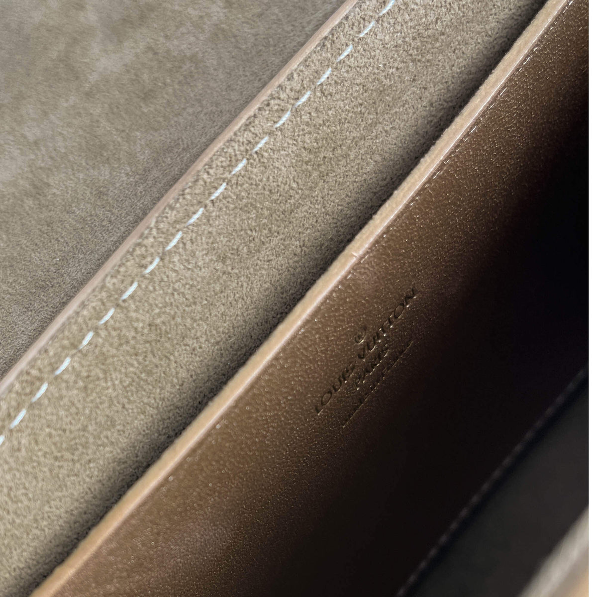 Second hand Louis Vuitton Love Note Smooth Calfskin Leather 2 - Ways Envelope Clutch Gold - Tabita Bags