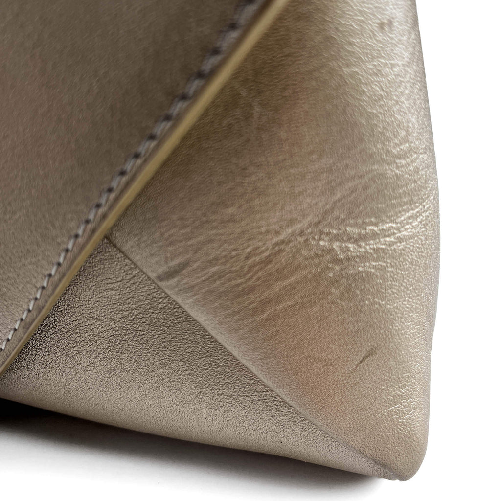 Second hand Louis Vuitton Love Note Smooth Calfskin Leather 2 - Ways Envelope Clutch Gold - Tabita Bags