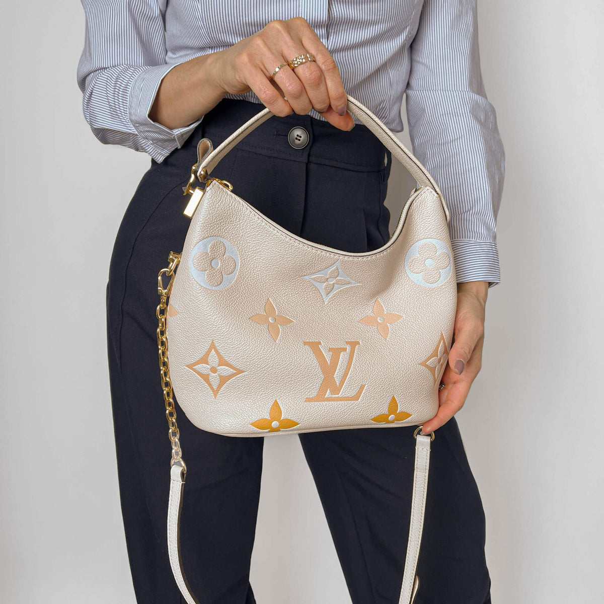 Second hand Louis Vuitton Marshmallow By The Pool PM Monogram Giant Leather 2 - Ways Hobo Handbag Beige - Tabita Bags