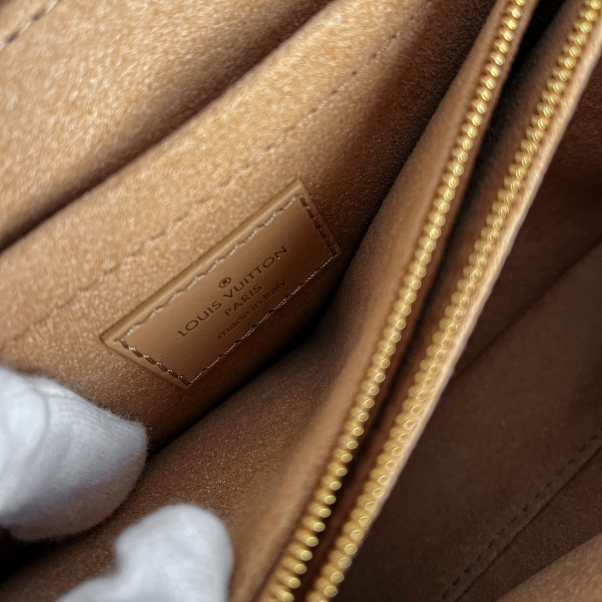 Second hand Louis Vuitton New Wave Chain MM Leather 2 - Ways Flap Crossbody Beige - Tabita Bags