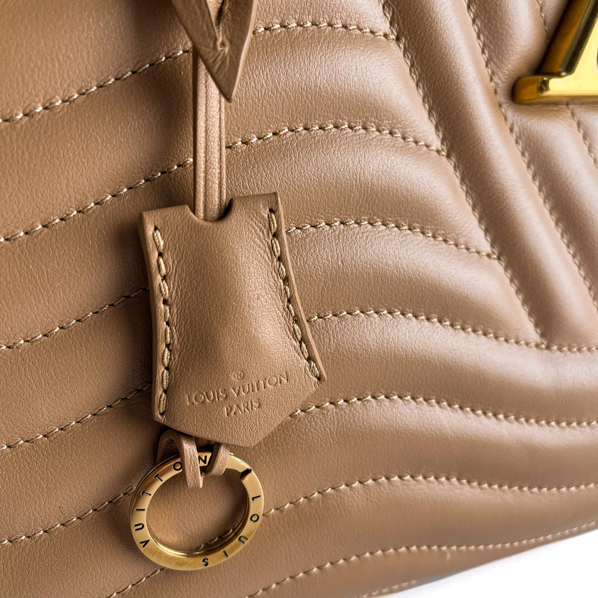 Second hand Louis Vuitton New Wave Chain Smooth Calfskin Leather Quilted Tote Shoulder Bag Noisette - Tabita Bags