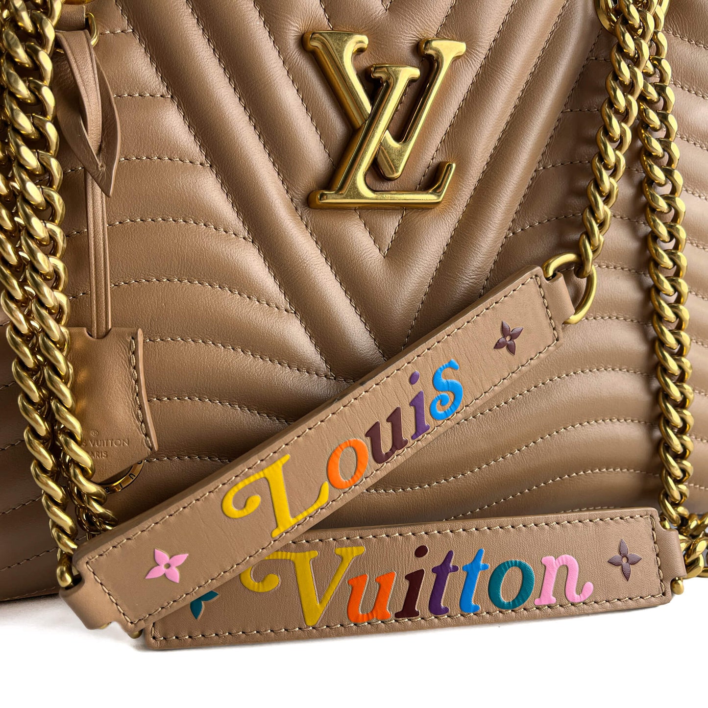 Second hand Louis Vuitton New Wave Chain Smooth Calfskin Leather Quilted Tote Shoulder Bag Noisette - Tabita Bags