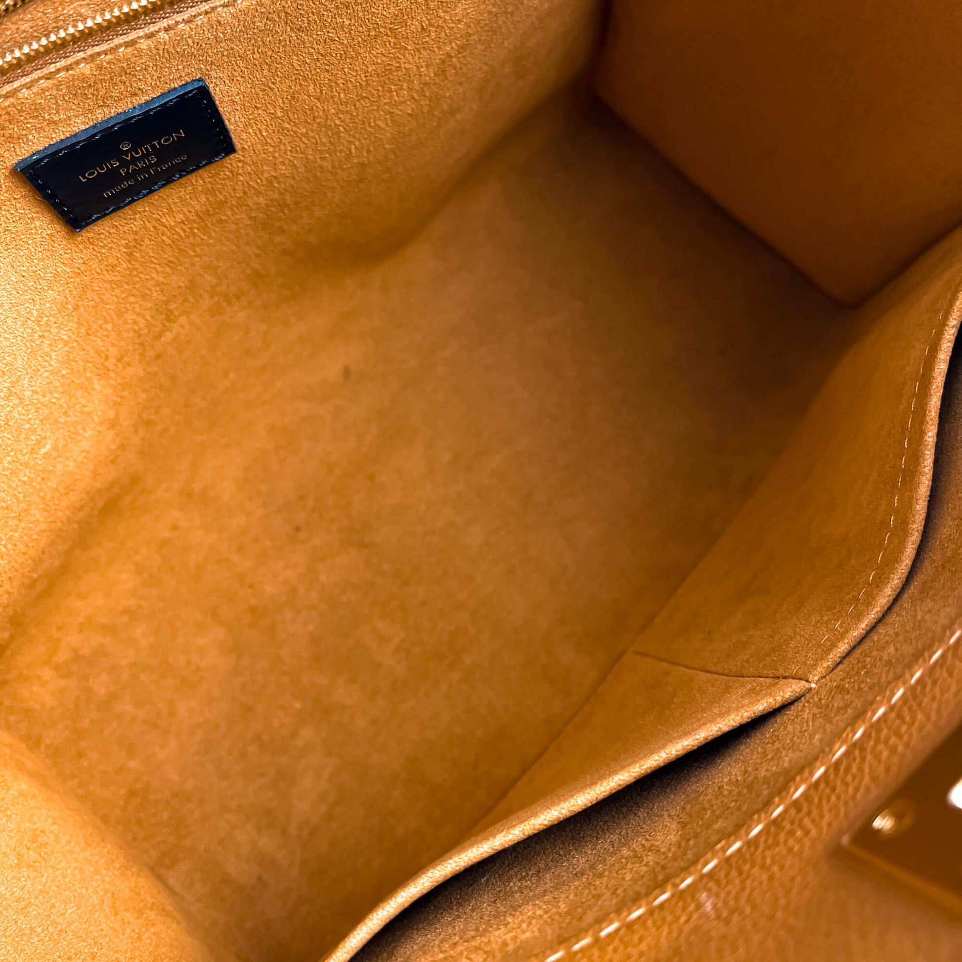 Second hand Louis Vuitton On My Side MM Leather Monogram Sides Tote Handbag Monogram - Tabita Bags