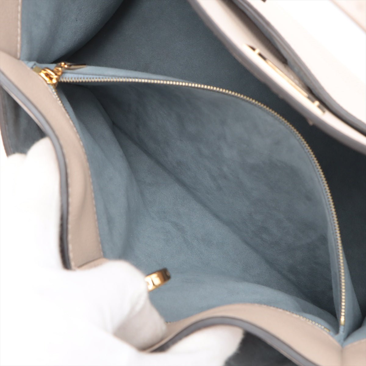Second hand Louis Vuitton On My Side MM Monogram Sides Leather 2 - Ways Tote Bag Monogram - Tabita Bags
