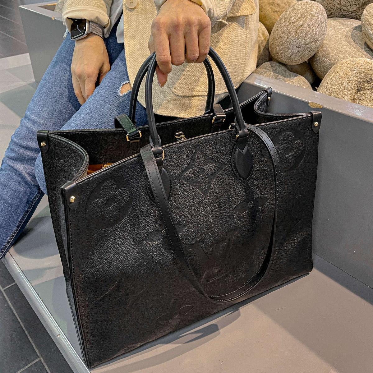 Second hand Louis Vuitton Onthego GM Empreinte Leather Shopper Bag - Tabita Bags