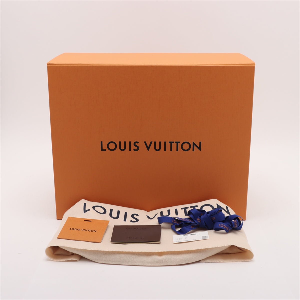 Second hand Louis Vuitton Onthego MM Calfskin Grained Leather Empreinte Tote Shoulder Bag Giant monogram - Tabita Bags