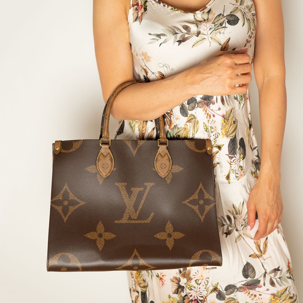 Second hand Louis Vuitton Onthego MM Canvas Monogram Giant Shopper Handbag Monogram Reverse - Tabita Bags