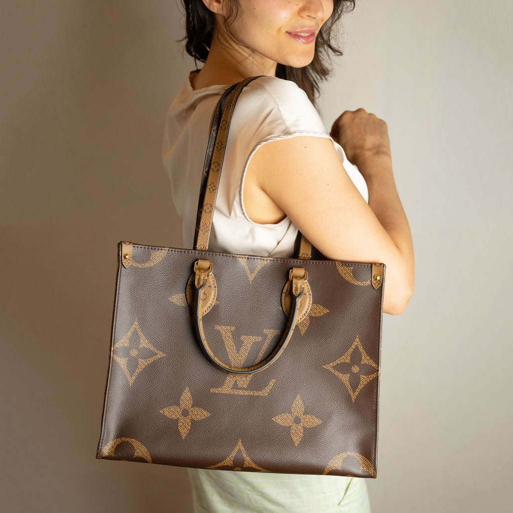 Second hand Louis Vuitton Onthego MM Canvas Monogram Giant Tote Shoulder Bag Monogram Reverse - Tabita Bags