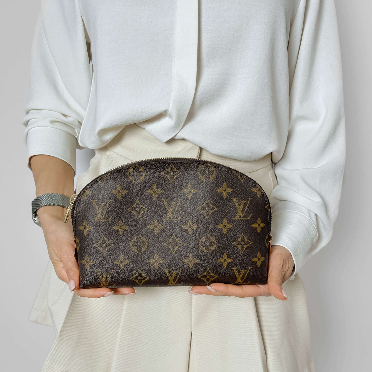 Second hand Louis Vuitton Pochette Cosmetique MM Canvas Pouch Monogram - Tabita Bags