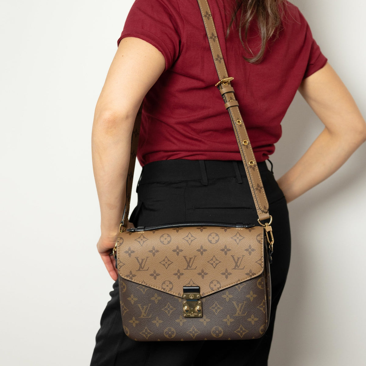 Second hand Louis Vuitton Pochette Métis Canvas 2 - Ways Flap Crossbody Monogram Reverse - Tabita Bags