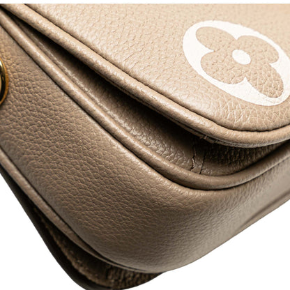 Second hand Louis Vuitton Pochette Métis Canvas East West Flap Crossbody Monogram - Tabita Bags