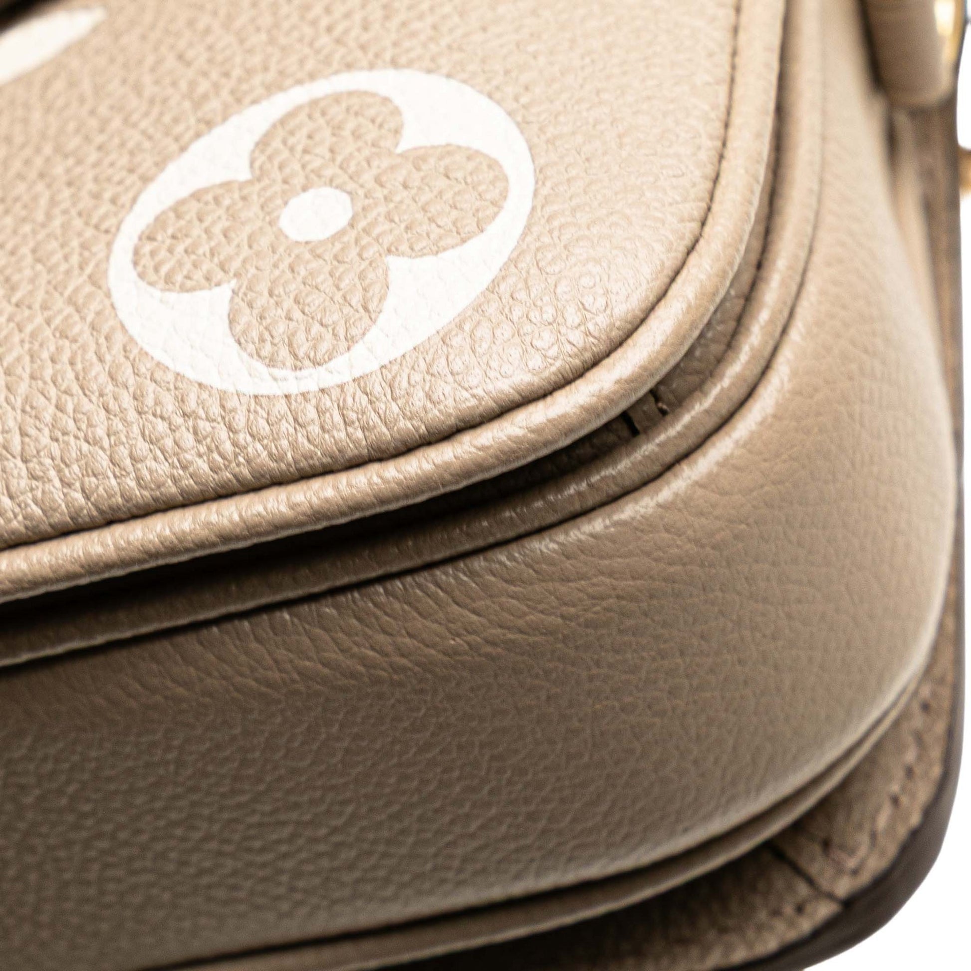 Second hand Louis Vuitton Pochette Métis Canvas East West Flap Crossbody Monogram - Tabita Bags