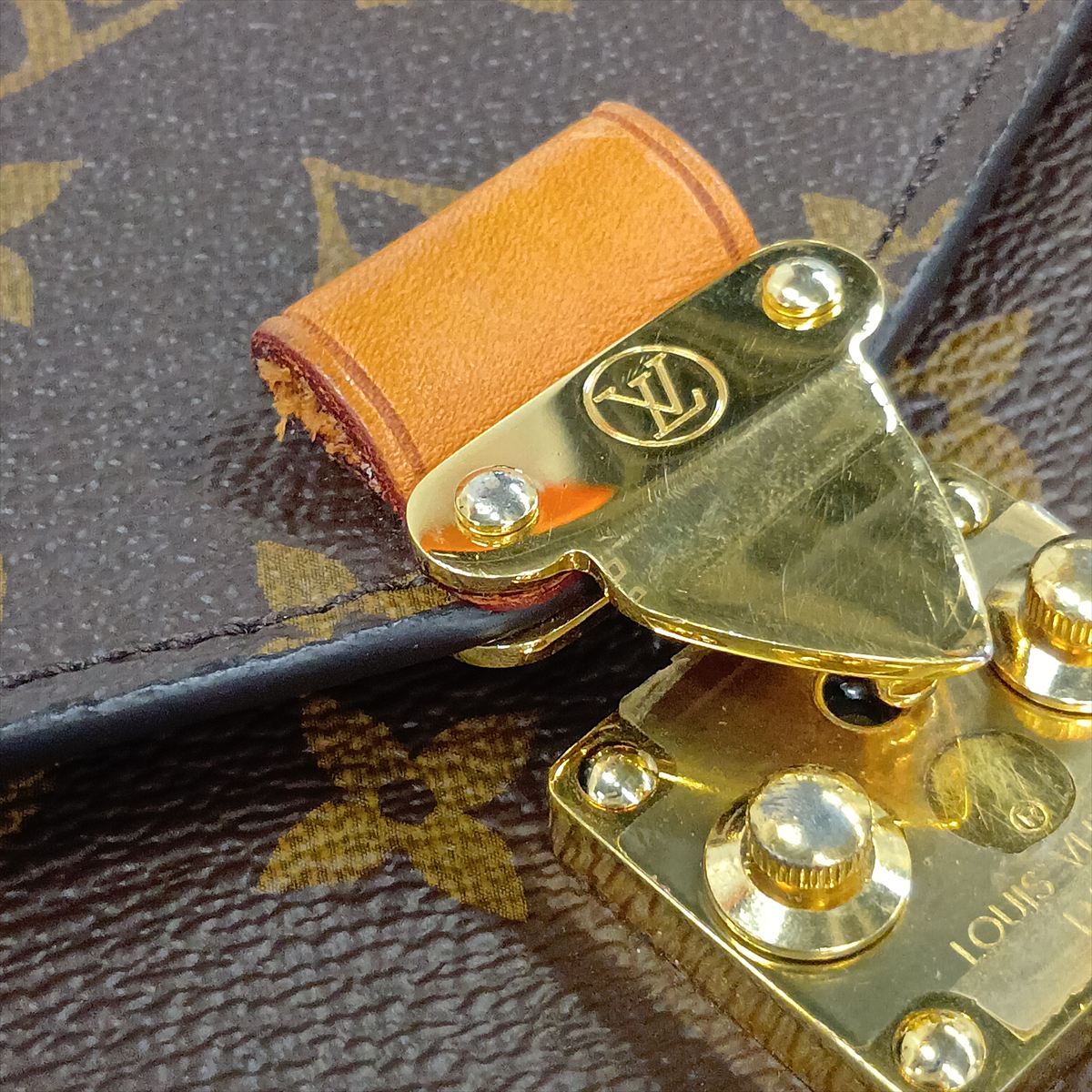 Second hand Louis Vuitton Pochette Metis Canvas Flap Crossbody Monogram - Tabita Bags