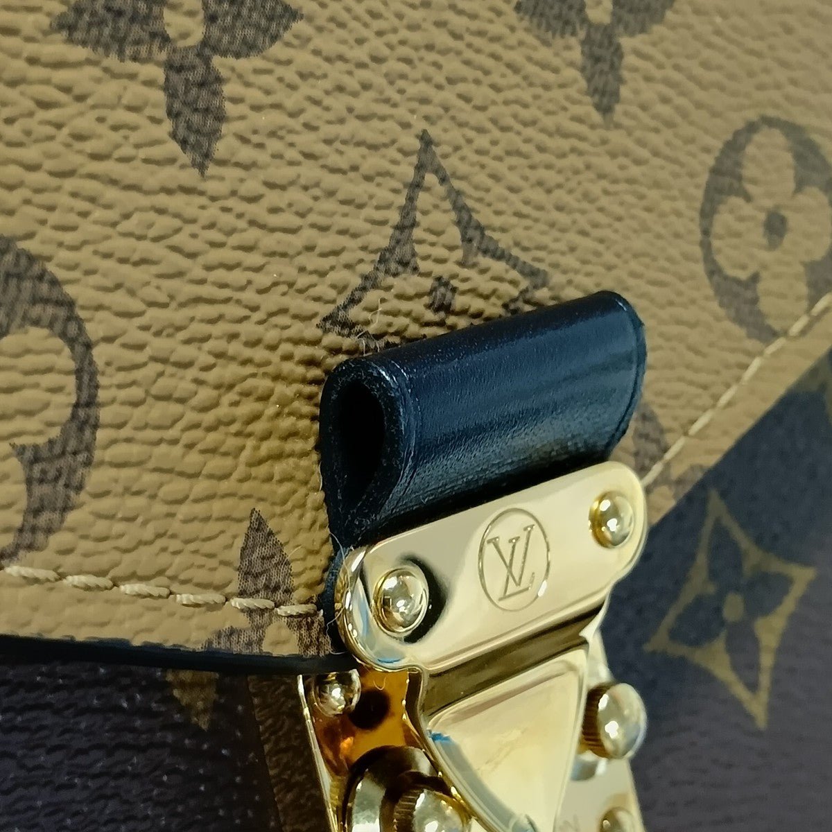 Second hand Louis Vuitton Pochette Metis Canvas Flap Crossbody Monogram Reverse - Tabita Bags