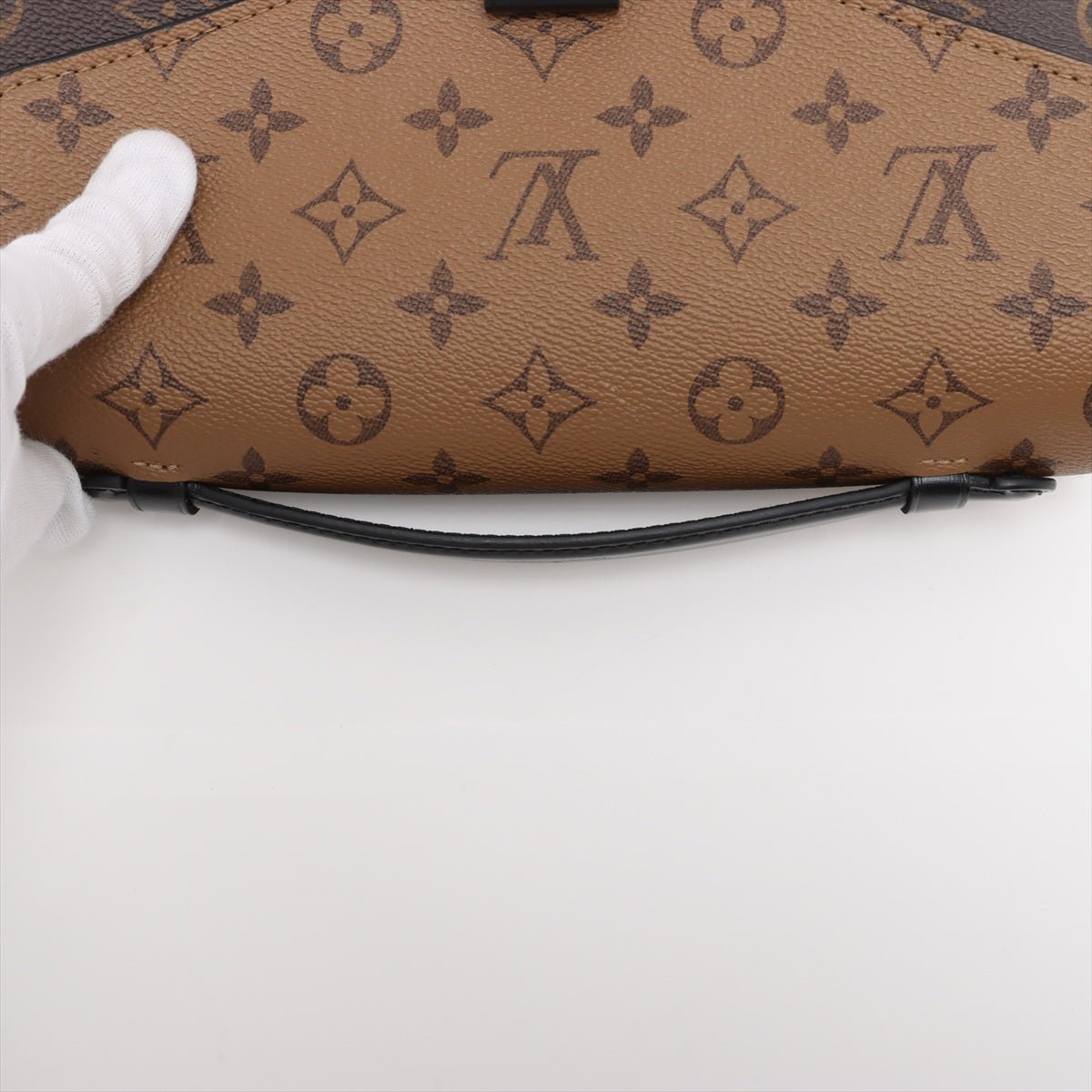 Second hand Louis Vuitton Pochette Metis Canvas Monogram Reverse Flap Crossbody Monogram Reverse - Tabita Bags