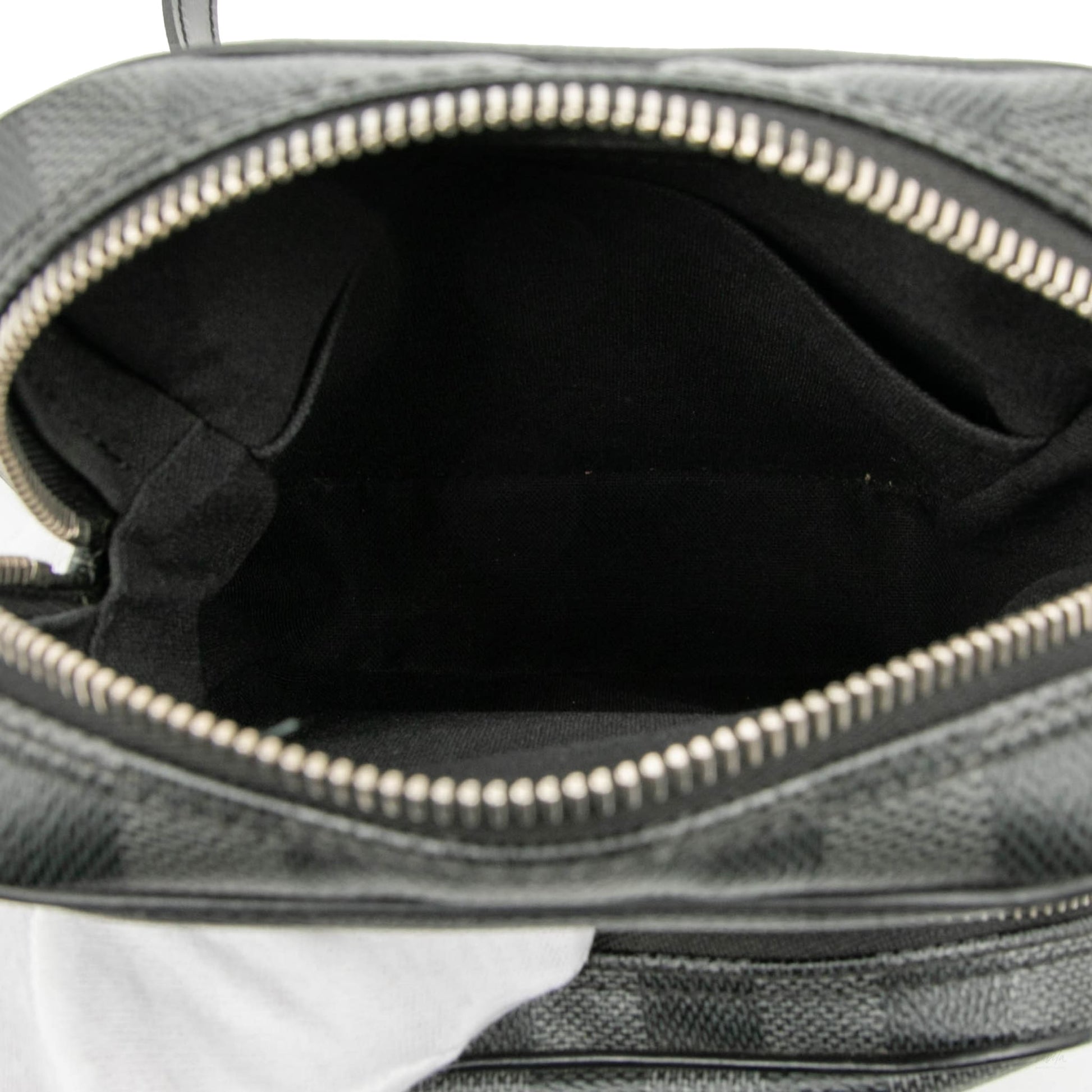 Second hand Louis Vuitton Rem Canvas Crossbody Damier Graphite - Tabita Bags