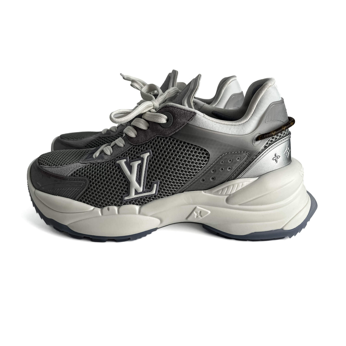 Second hand Louis Vuitton Run 55 Leather Sneakers 39 Monogram - Tabita Bags