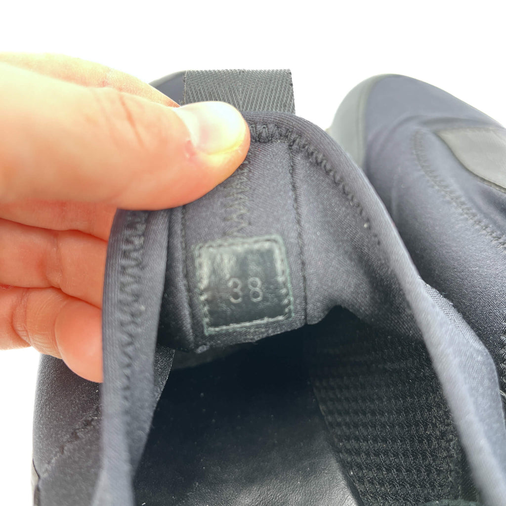 Second hand Louis Vuitton Run Away Leather Sneakers 38 Black & White - Tabita Bags