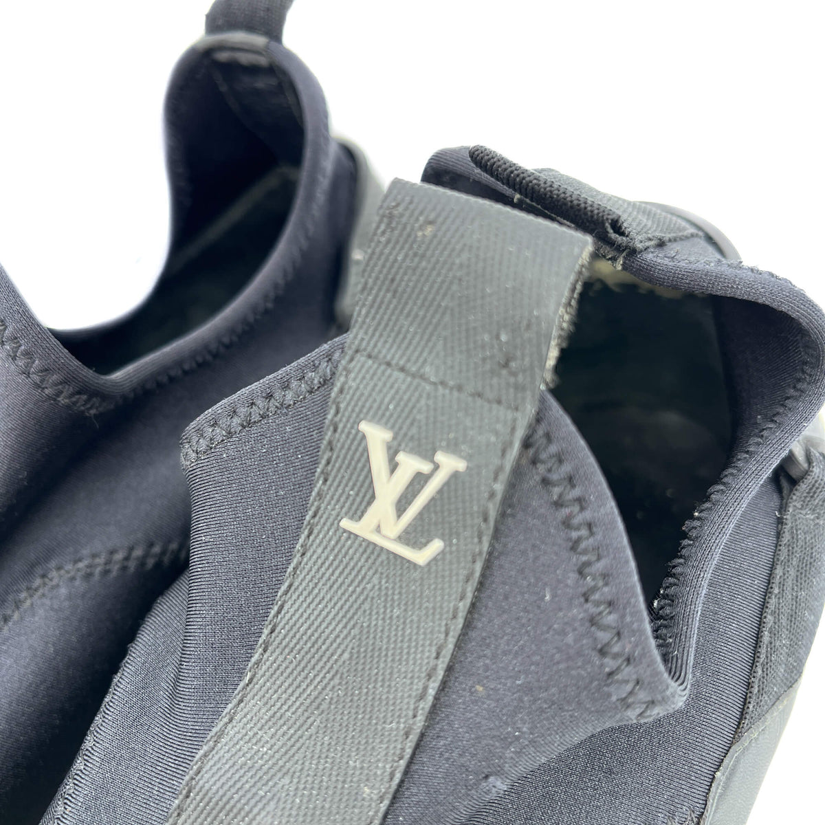 Second hand Louis Vuitton Run Away Leather Sneakers 38 Black & White - Tabita Bags