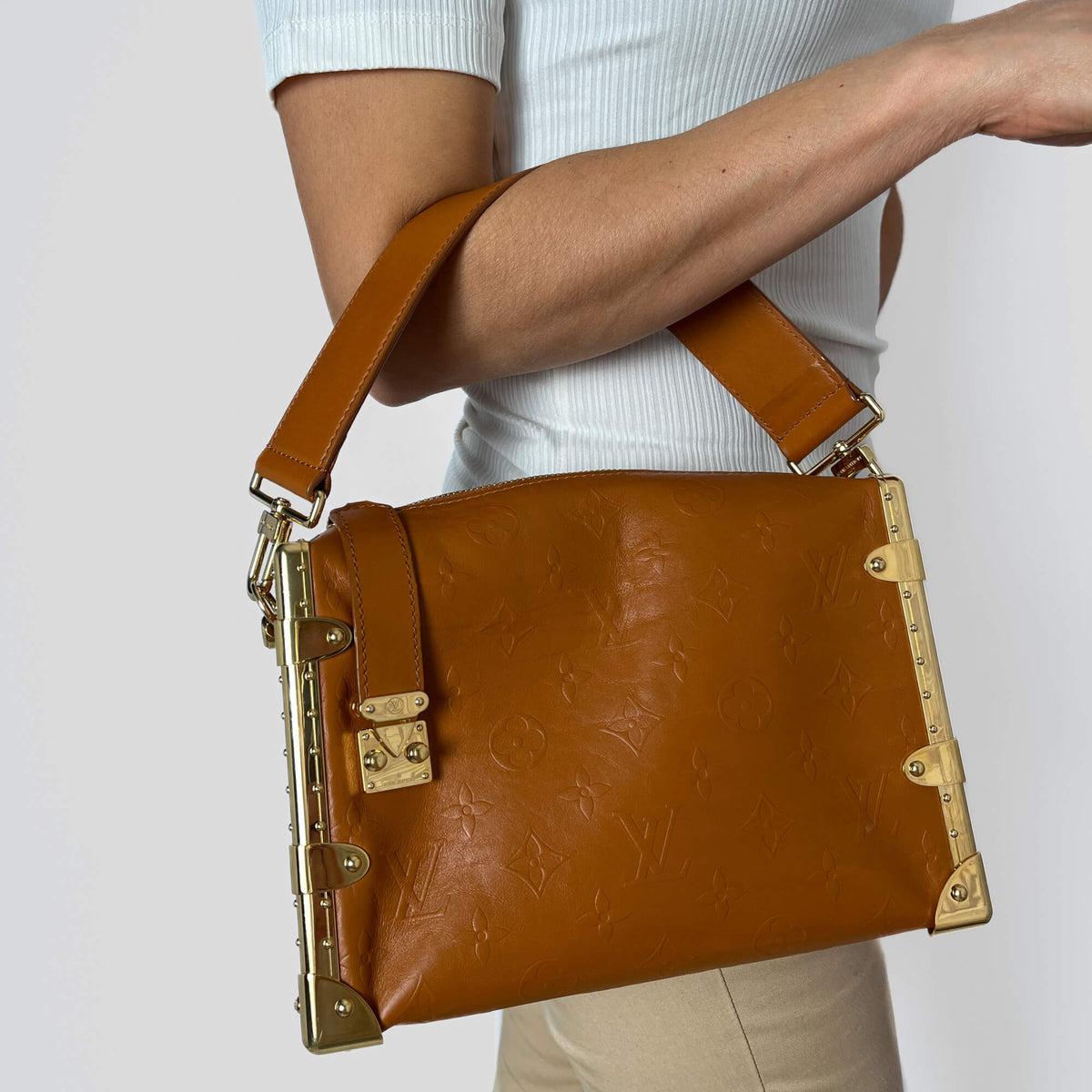 Second hand Louis Vuitton Side Trunk MM Embossed Monogram Leather Trunk Shoulder Bag Caramel - Tabita Bags