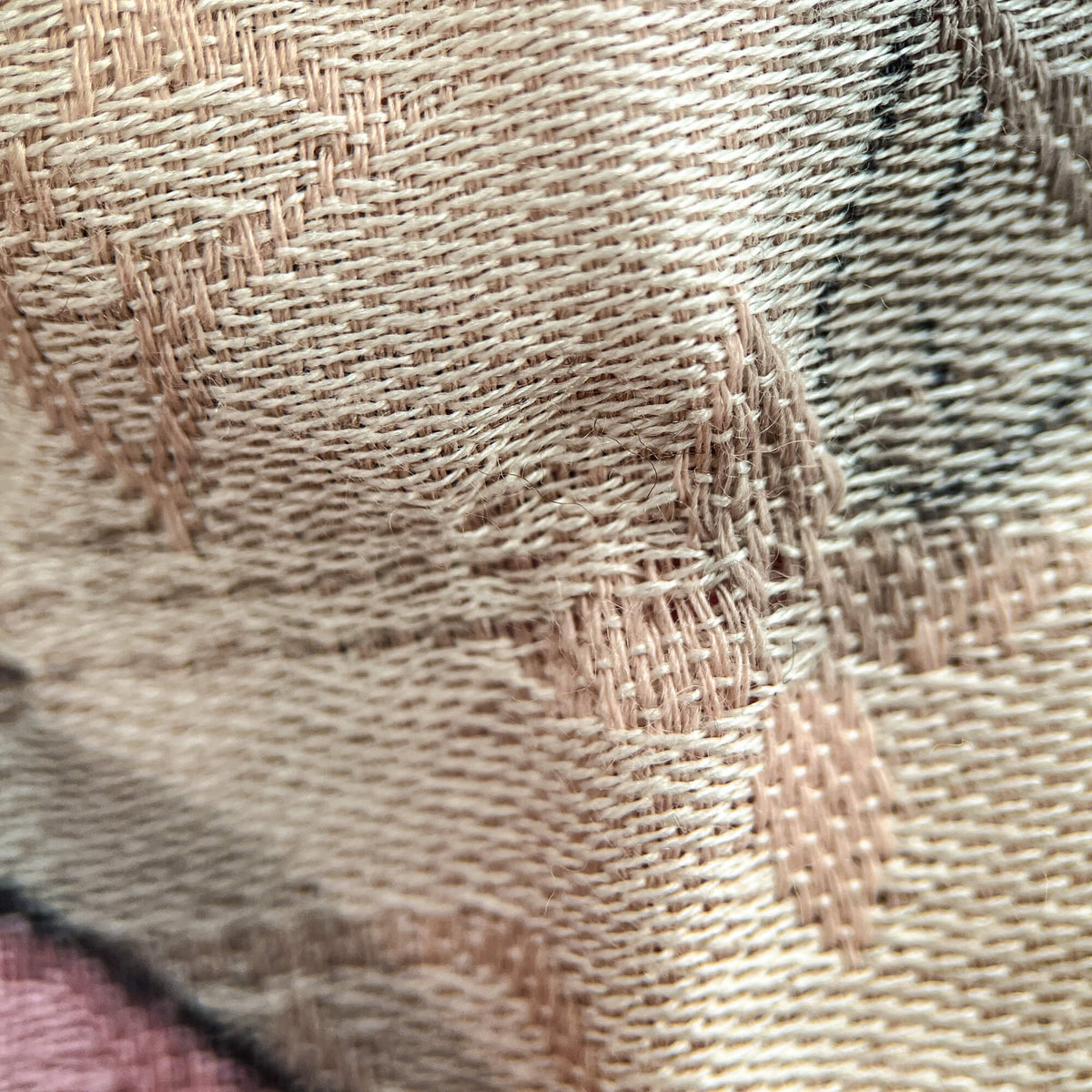 Second hand Louis Vuitton Wool & Silk Foulard Pink - Tabita Bags