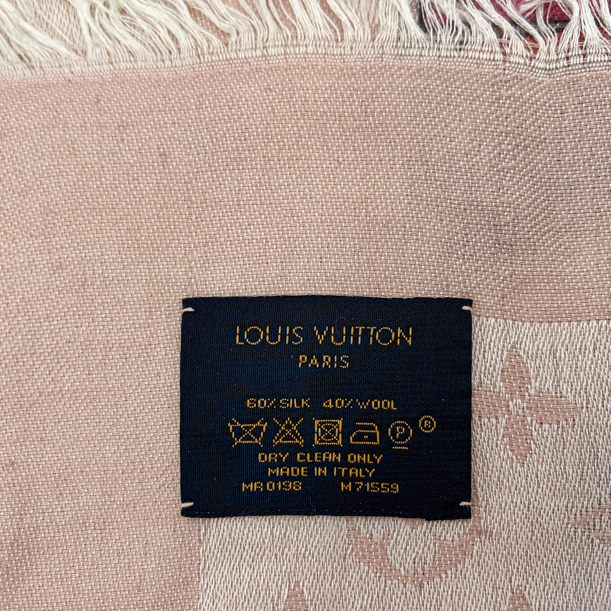 Second hand Louis Vuitton Wool & Silk Foulard Pink - Tabita Bags