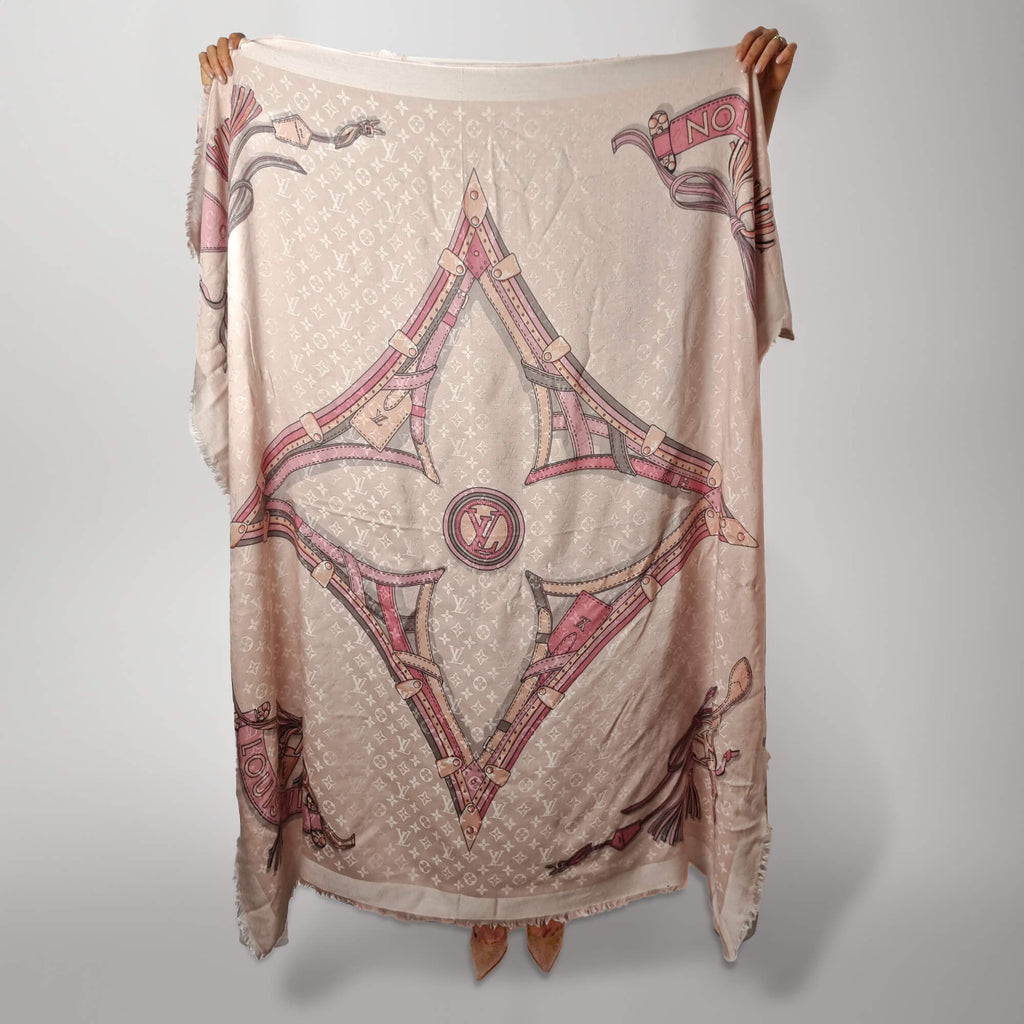 Second hand Louis Vuitton Wool & Silk Foulard Pink - Tabita Bags