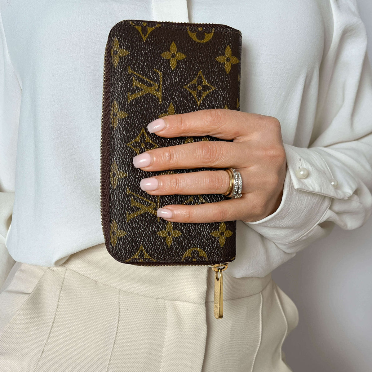 Second hand Louis Vuitton Zippy Canvas Vertical Wallet Monogram - Tabita Bags