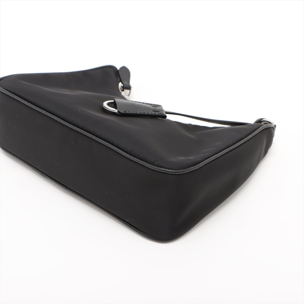 Second hand Prada Re-Edition 2005 Econyl Nylon Pouch Crossbody Black - Tabita Bags