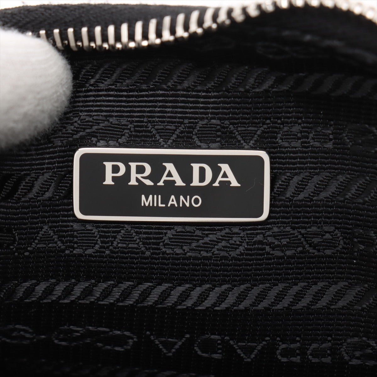 Second hand Prada Re-Edition 2005 Econyl Nylon Pouch Crossbody Black - Tabita Bags