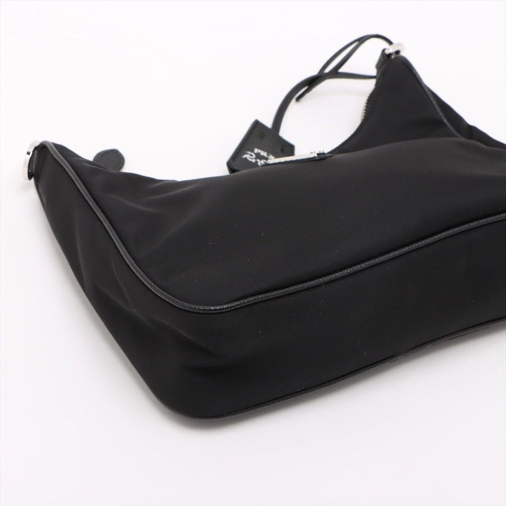 Second hand Prada Re-Edition 2005 Econyl Nylon Pouch Crossbody Black - Tabita Bags